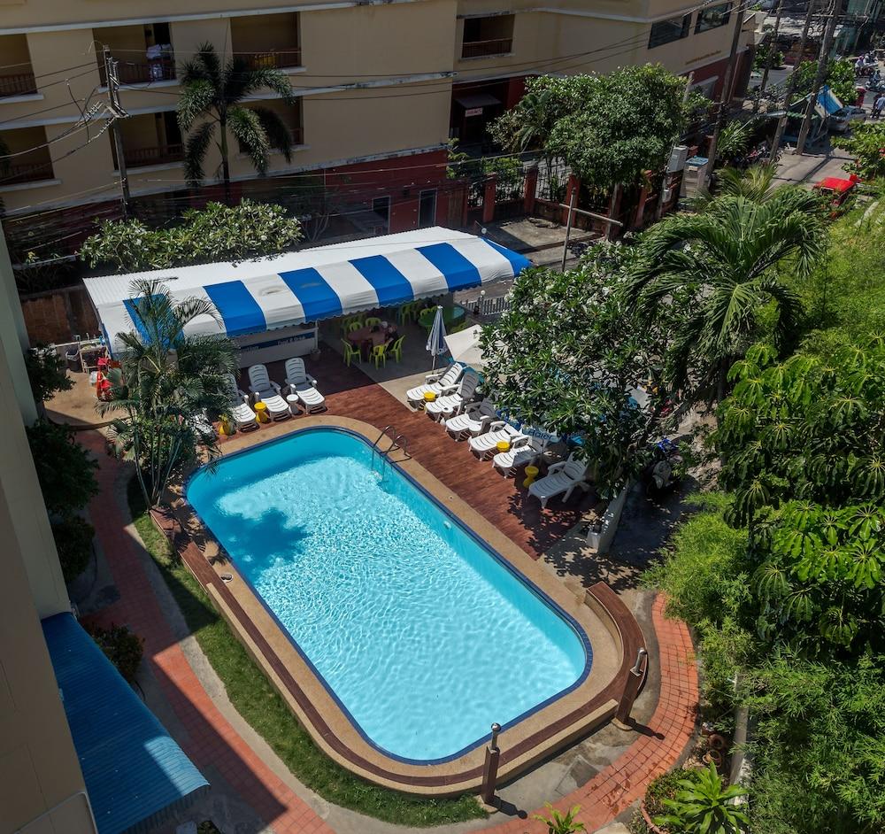 Porterhouse Beach Hotel Patong Exterior photo