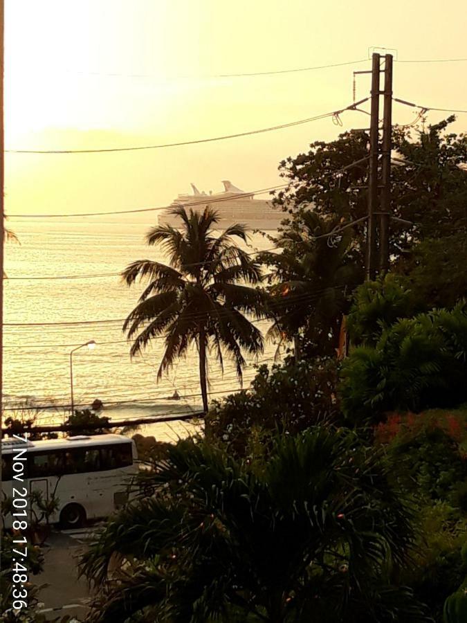 Porterhouse Beach Hotel Patong Exterior photo