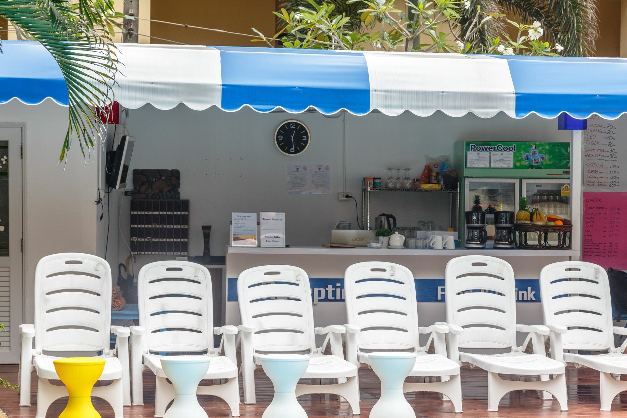 Porterhouse Beach Hotel Patong Exterior photo