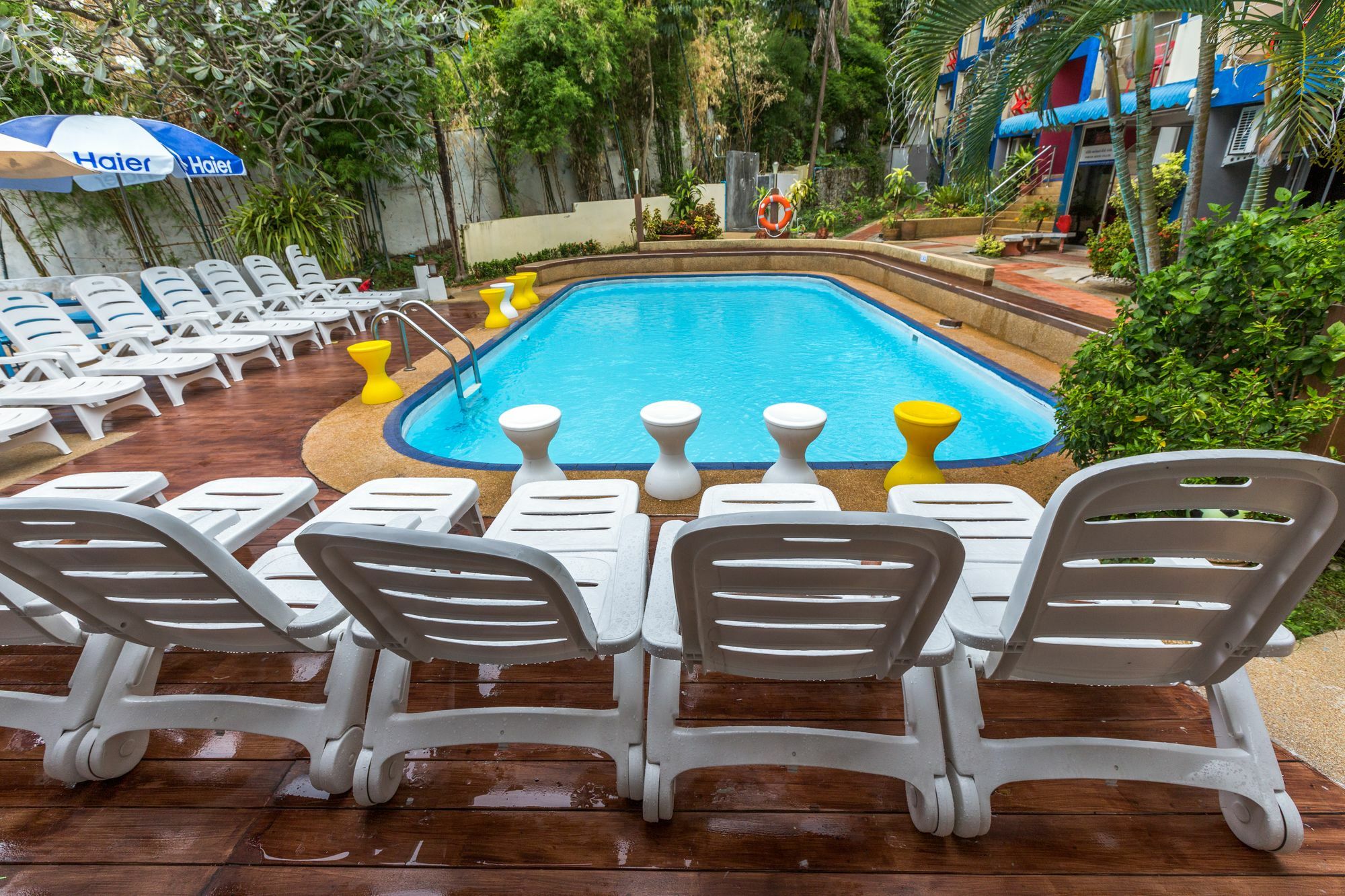 Porterhouse Beach Hotel Patong Exterior photo