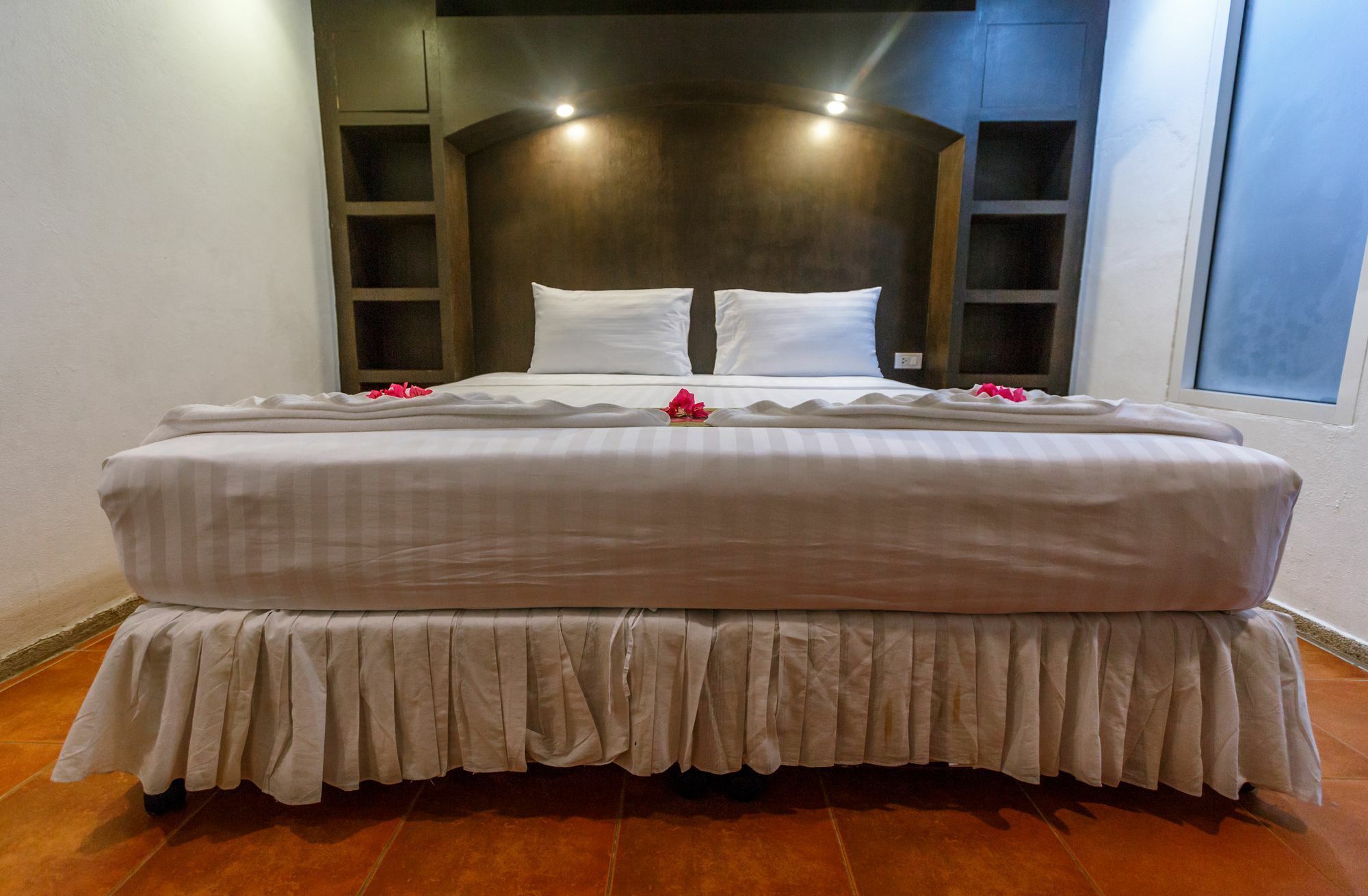 Porterhouse Beach Hotel Patong Exterior photo